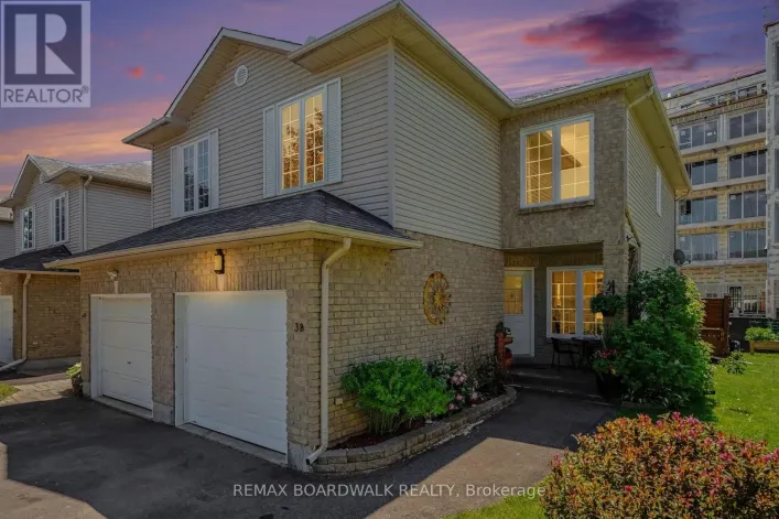 38 ROGER CRESCENT, Casselman