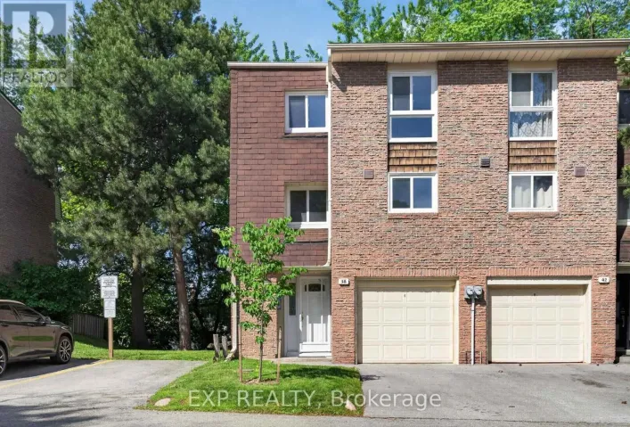 38 RUSTY CRESTWAY, Toronto