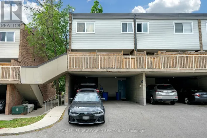38 SPRINGFAIR AVENUE, Aurora