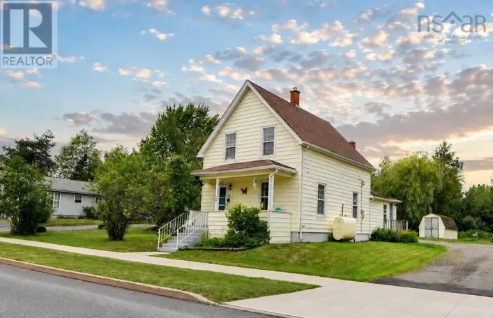 38 St. Bernard Street, Stellarton