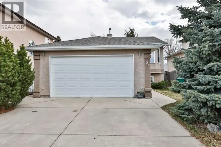 38 St James Crescent N, Lethbridge