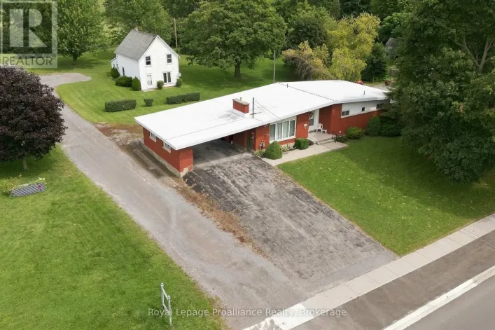 380-384 MAIN STREET, Prince Edward County