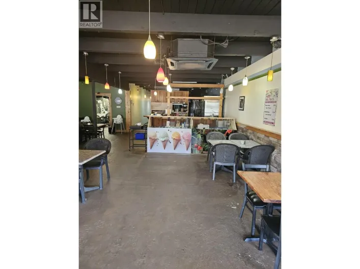 38042 CLEVELAND AVENUE, Squamish