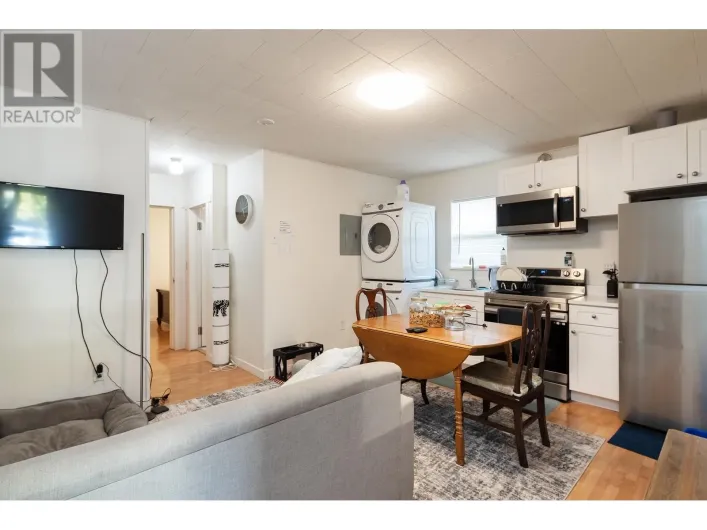 38047 FOURTH AVENUE, Squamish