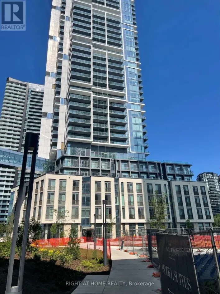 3805 - 7890 JANE STREET W, Vaughan