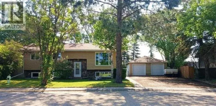 3808 49A Avenue, Innisfail