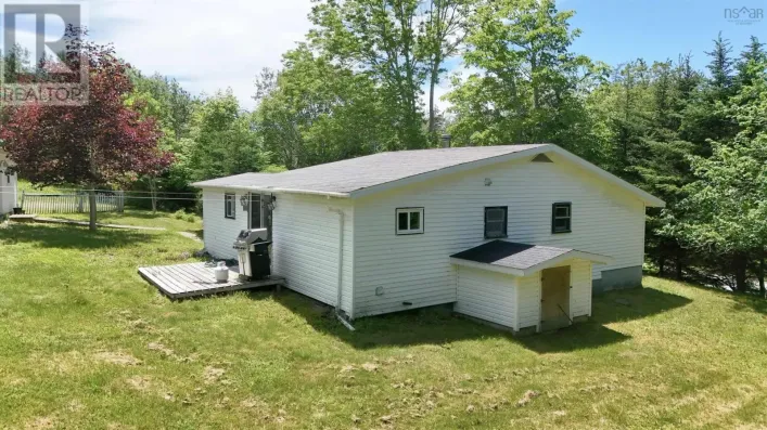 3810 Highway 340, Carleton