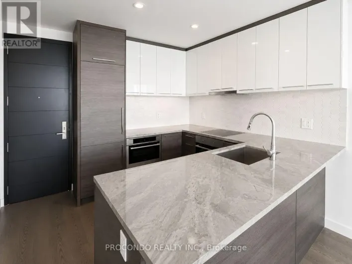 3812 - 488 UNIVERSITY AVENUE, Toronto