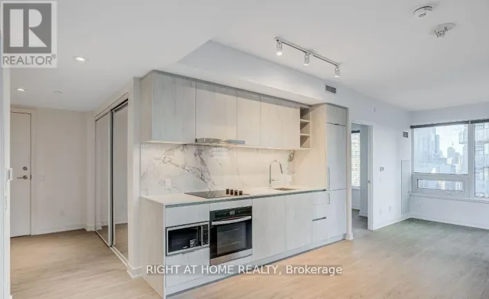 3816 - 8 WELLESLEY STREET W, Toronto