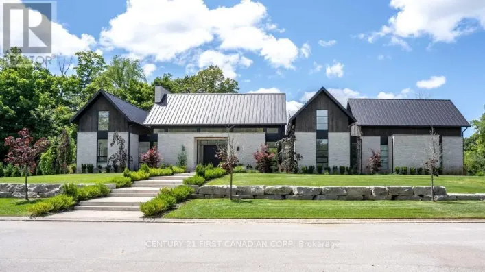 3819 DEER TRAIL, London South