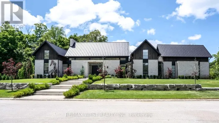 House for sale: 3819 DEER TRAIL, London South