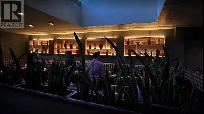 382 BROADWAY, Vancouver