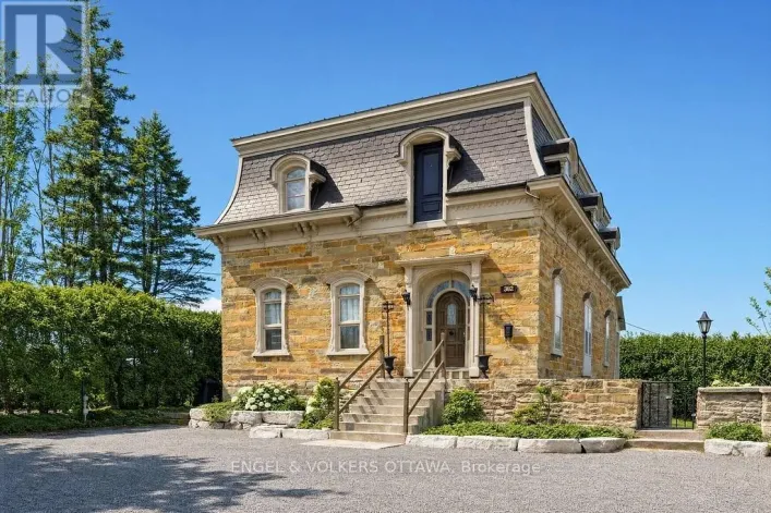 382 MCGILL STREET, Hawkesbury