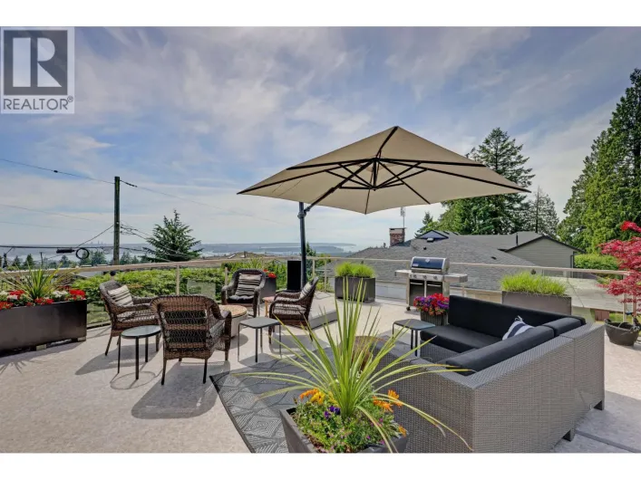 3821 LONSDALE AVENUE, North Vancouver