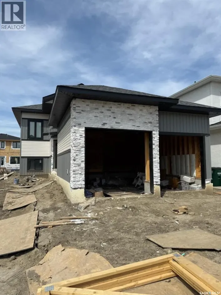 House for sale: 383 Sharma CRESCENT, Saskatoon