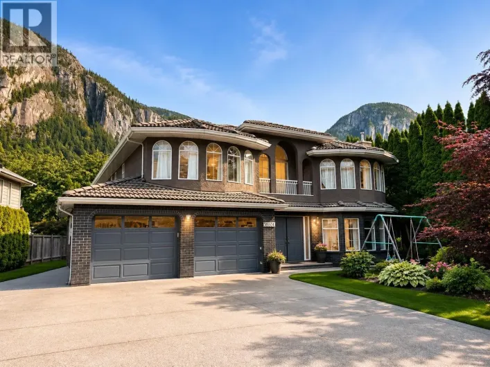38304 WESTWAY AVENUE, Squamish