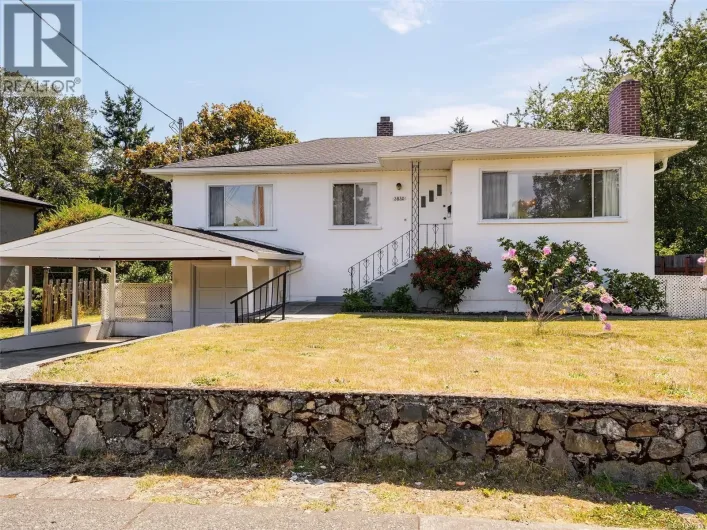 3832 Carey Rd, Saanich