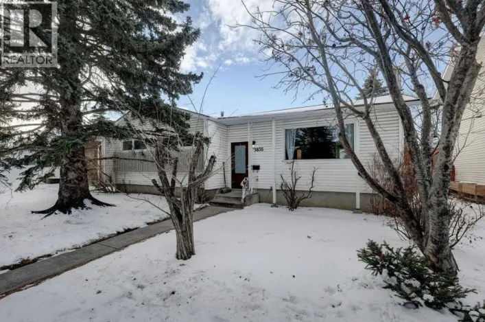 3835 Varsity Drive NW, Calgary