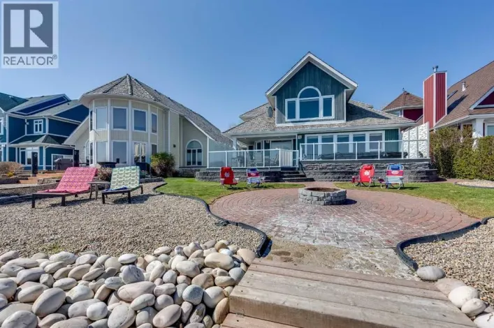 384 Marina Bay Place, Sylvan Lake