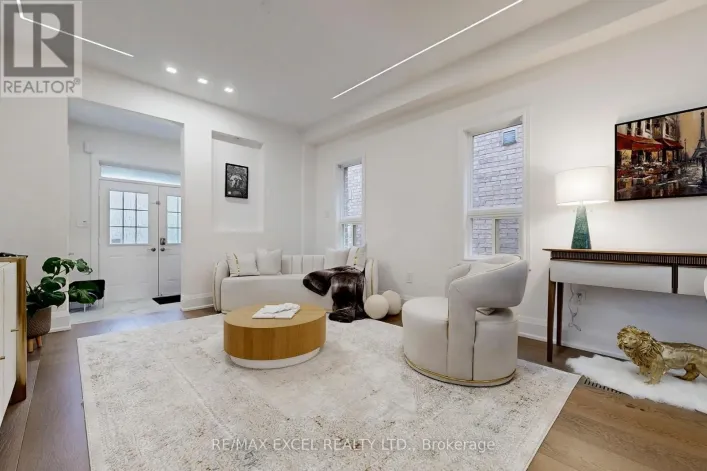 384 OLD COLONY ROAD, Richmond Hill