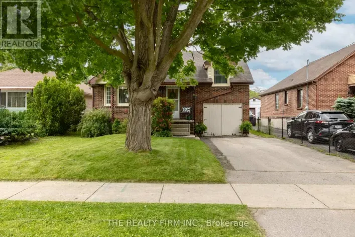 384 SPRUCE STREET, London East