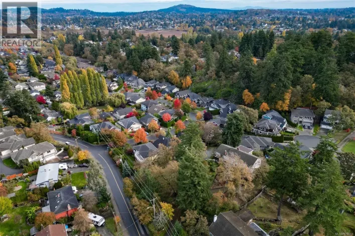 3841 Wilkinson Rd, Saanich