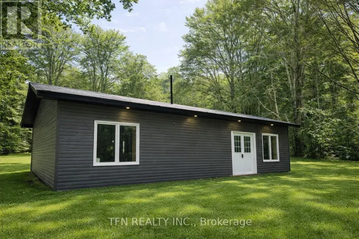 385 GABLES ROAD, Machar