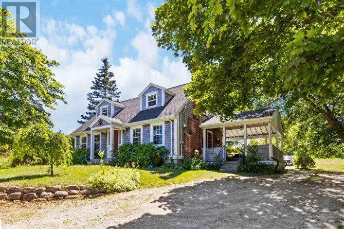 385 Green Street, Lunenburg