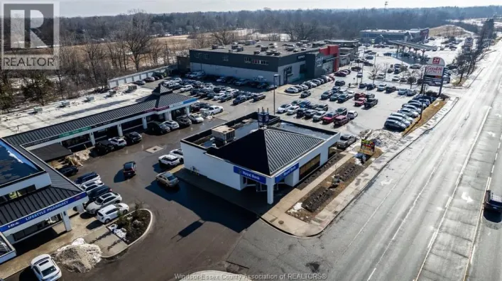 3854 DOUGALL, Windsor