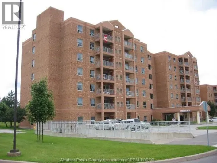 3855 SOUTHWINDS DRIVE Unit# 702, Windsor