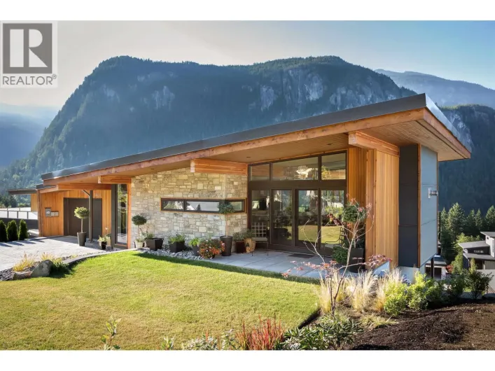 38561 SKY PILOT DRIVE, Squamish