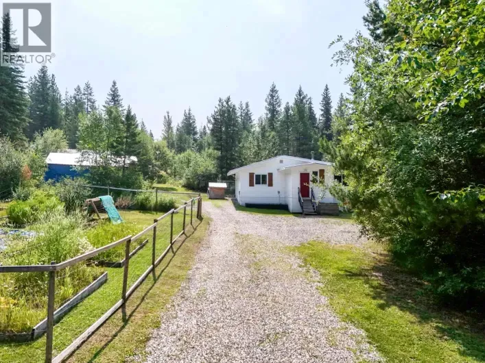 House for sale: 3861 HILLCREST ROAD, Quesnel