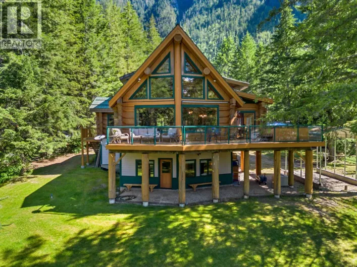 3866 ROCK ISLAND Road, Nakusp