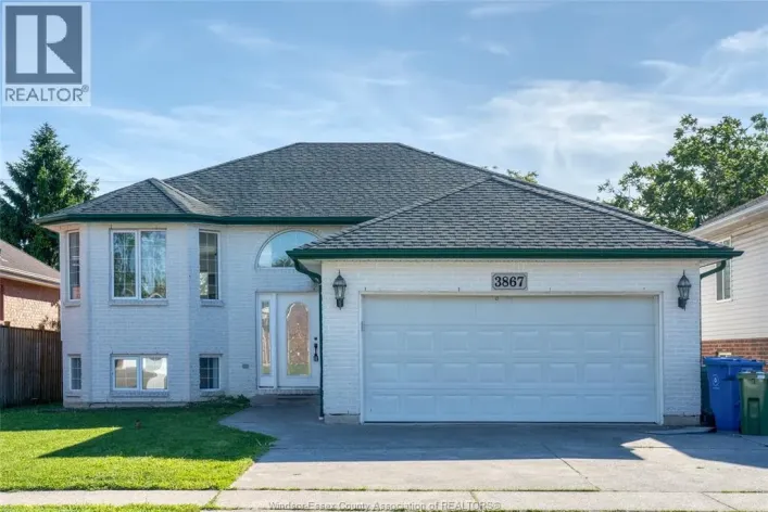 3867 CLARA AVENUE, Windsor