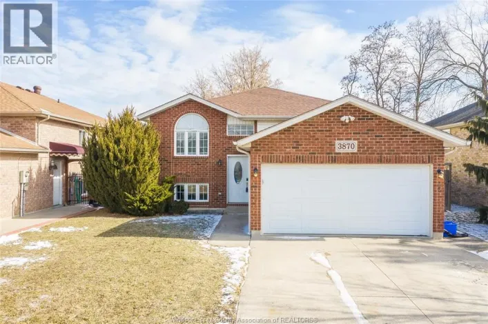 3870 CLARA AVENUE, Windsor