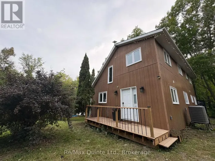 3870 HIDEAWAY LANE, Frontenac