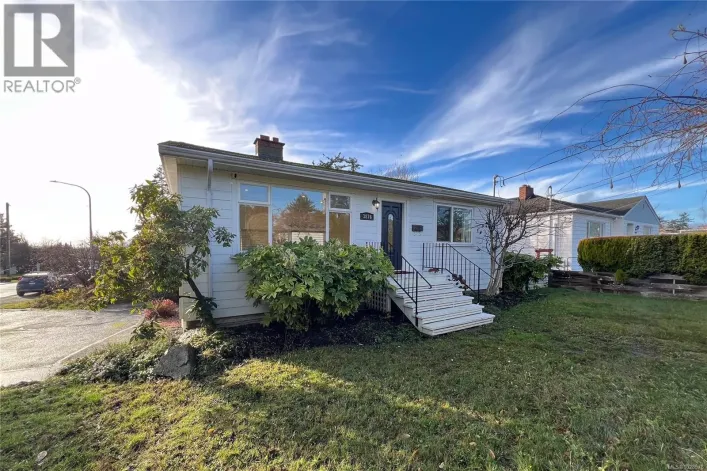 3876 Carey Rd, Saanich