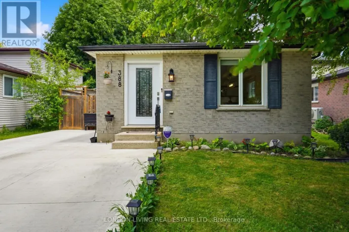 388 DEVERON CRESCENT, London South