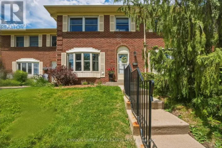 388 HOMESTEAD COURT, London North