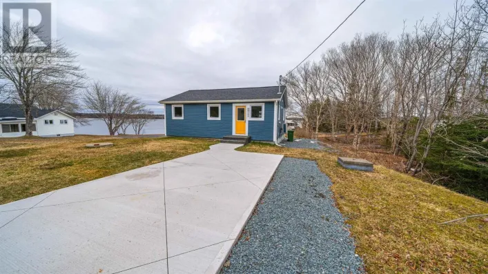 388 Upper Lakeville Road, Upper Lakeville