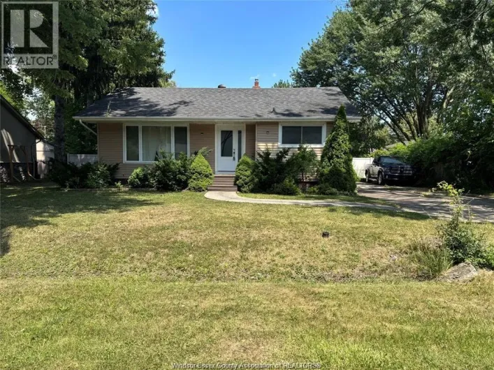 3880 WOODWARD, Windsor