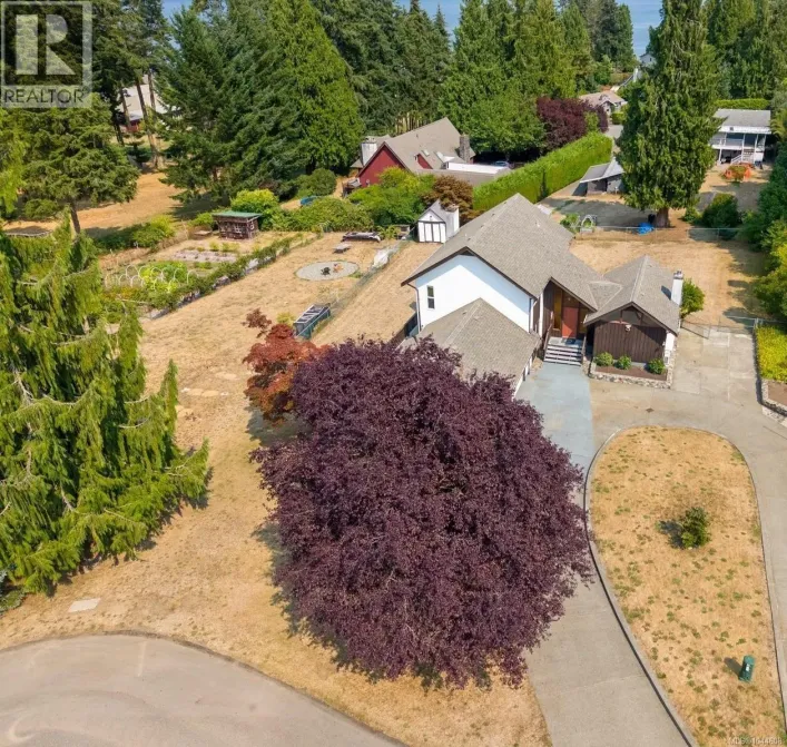 3883 Red Baron Rd, Cobble Hill