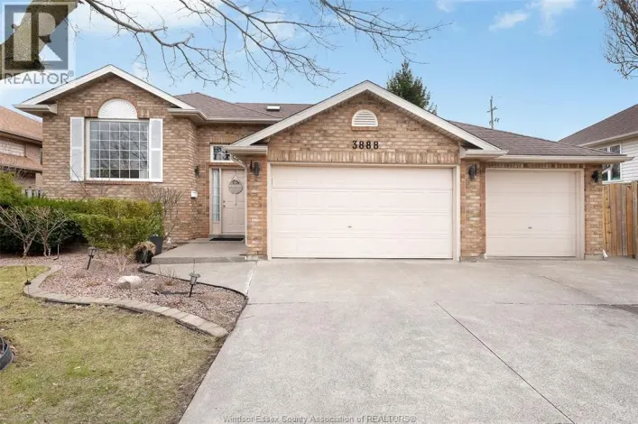 3888 ARISTOTLE CRESCENT, Windsor