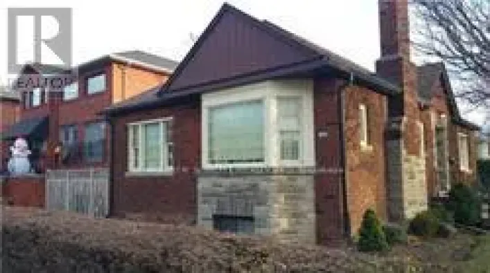 389 LAWRENCE AVENUE W, Toronto
