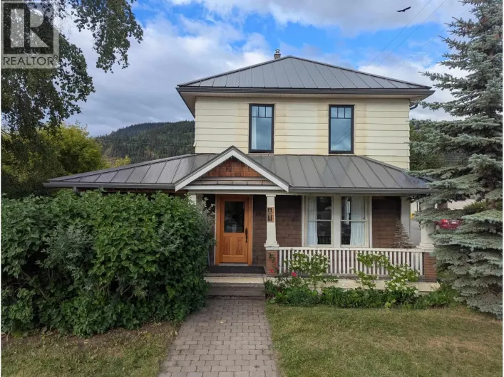 3891 BROADWAY AVENUE, Smithers