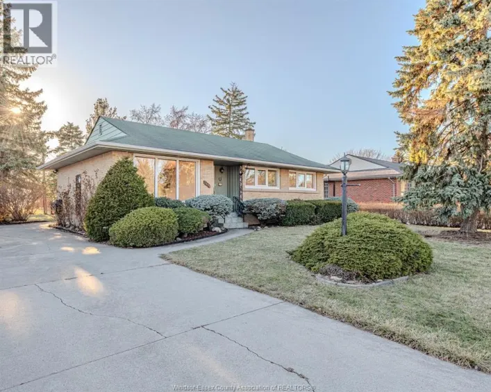 3891 LONGFELLOW, Windsor