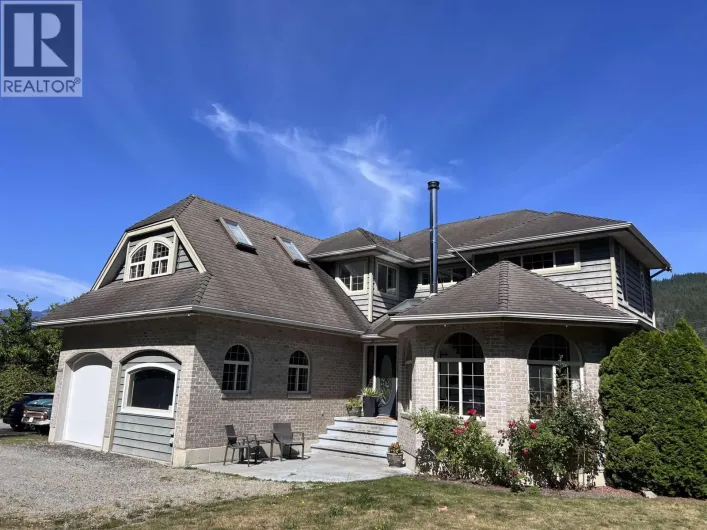 38940 LOGGERS LANE, Squamish