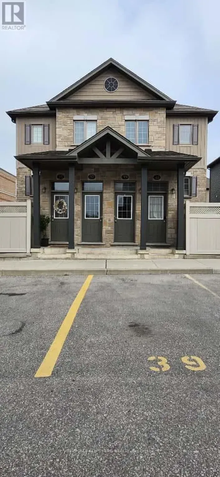 39 - 3200 SINGLETON AVENUE, London South