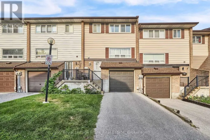 39 - 321 BLACKTHORN STREET, Oshawa