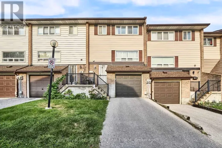 39 - 321 BLACKTHORN STREET, Oshawa